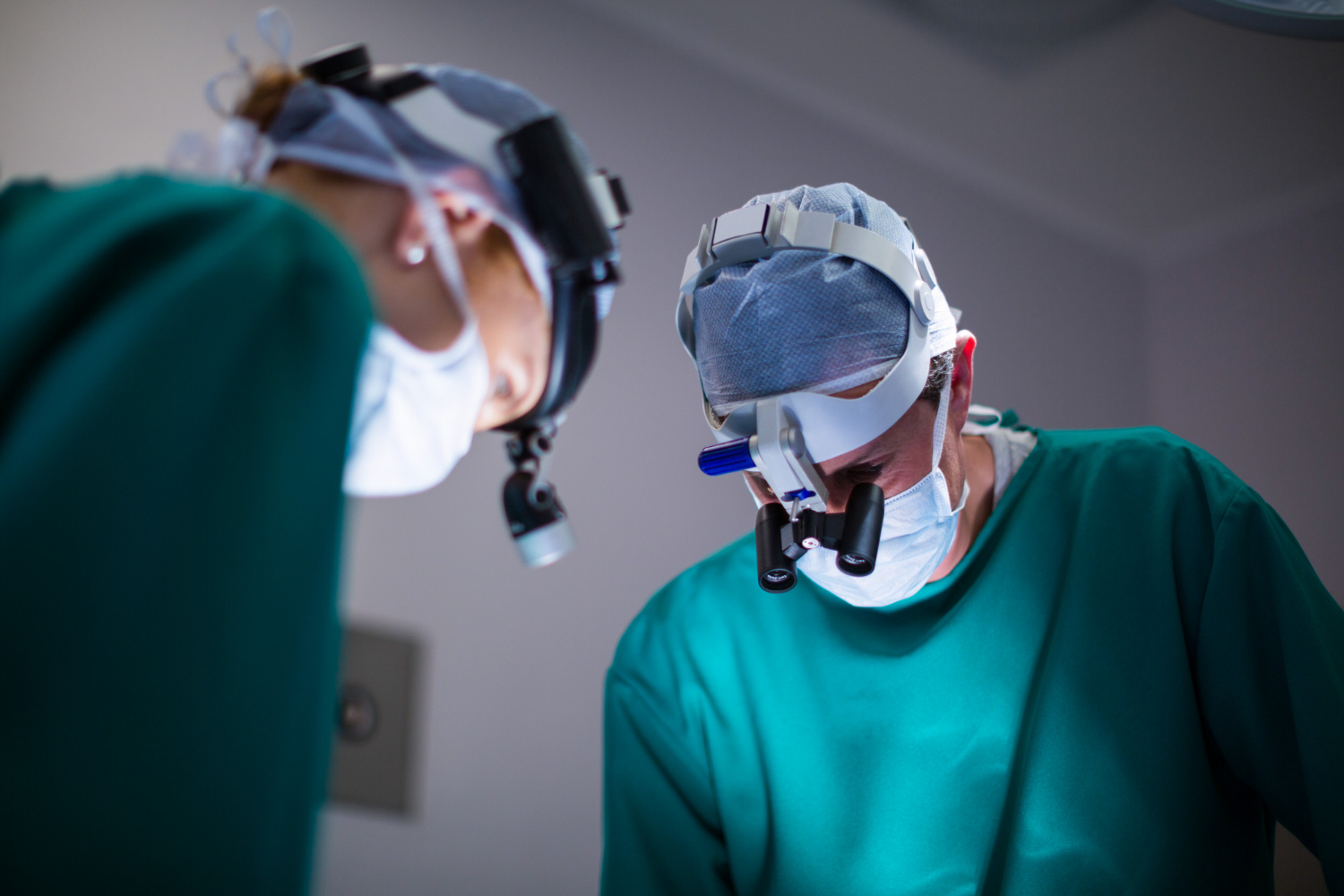 Advancing Retinal Surgery with Precision Materials-1